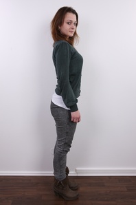 3. Download full pics of Eliska (18) from czechcasting.com