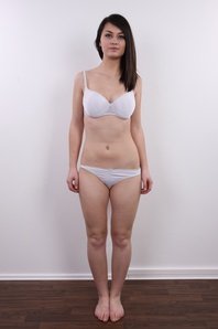 9. Download full pics of Diana (18) from czechcasting.com