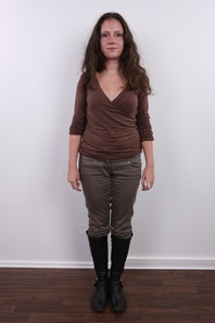 2. Download full pics of Dominika (22) from czechcasting.com