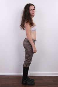 5. Download full pics of Dominika (22) from czechcasting.com