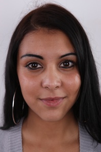 1. Download full pics of Anna (19) from czechcasting.com