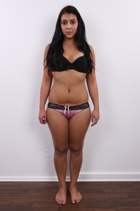 7. Download full pics of Anna (19) from czechcasting.com