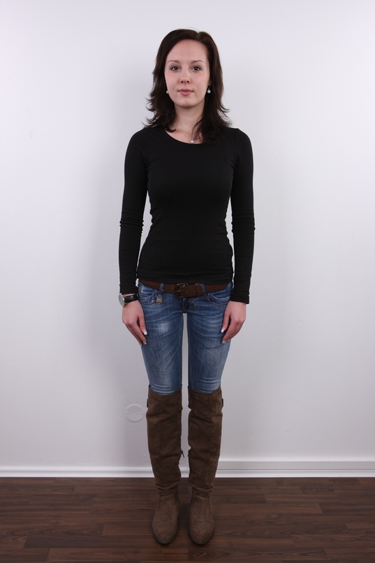 2. Download full pics of Lucie (22) from czechcasting.com