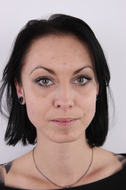 1. Download full pics of Lucie (29) from czechcasting.com