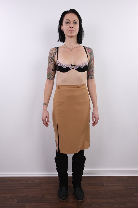 3. Download full pics of Lucie (29) from czechcasting.com