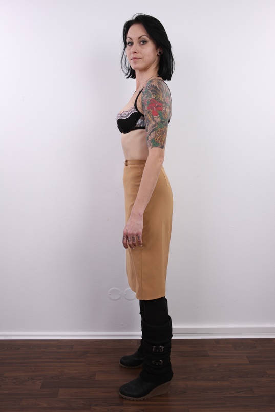 4. Download full pics of Lucie (29) from czechcasting.com