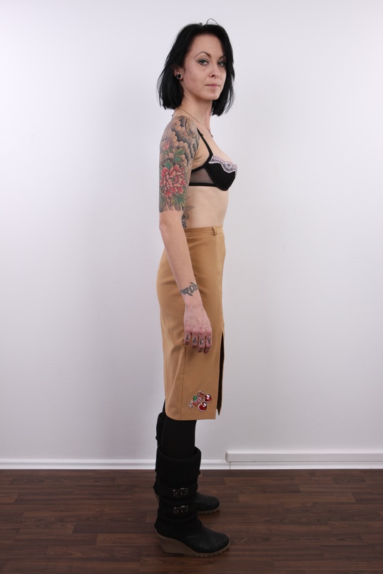 5. Download full pics of Lucie (29) from czechcasting.com