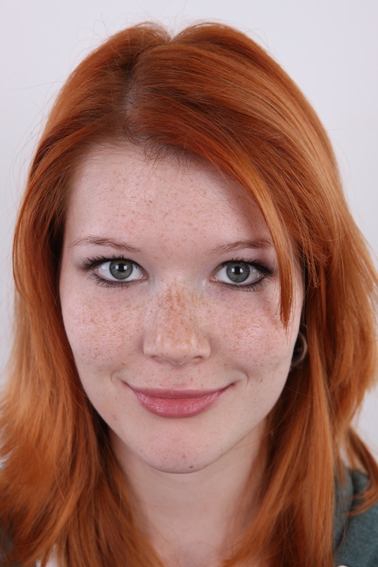 1. Download full pics of Lucie (21) from czechcasting.com