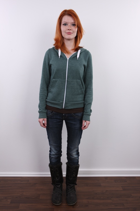 2. Download full pics of Lucie (21) from czechcasting.com