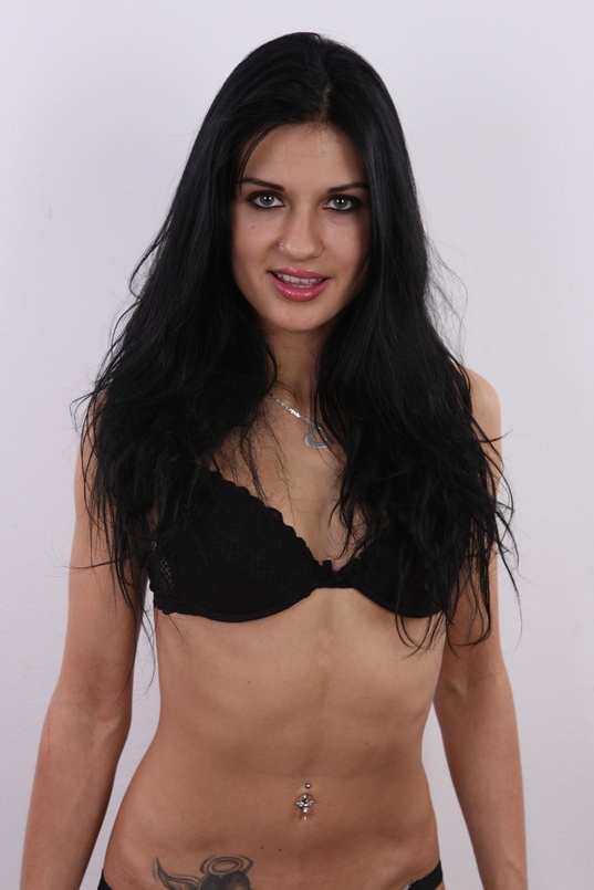 10. Download full pics of Jana (21) from czechcasting.com