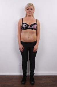 4. Download full pics of Tereza (22) from czechcasting.com