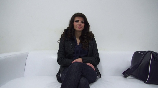 1. Download full pics of Ivana (21) from czechcasting.com