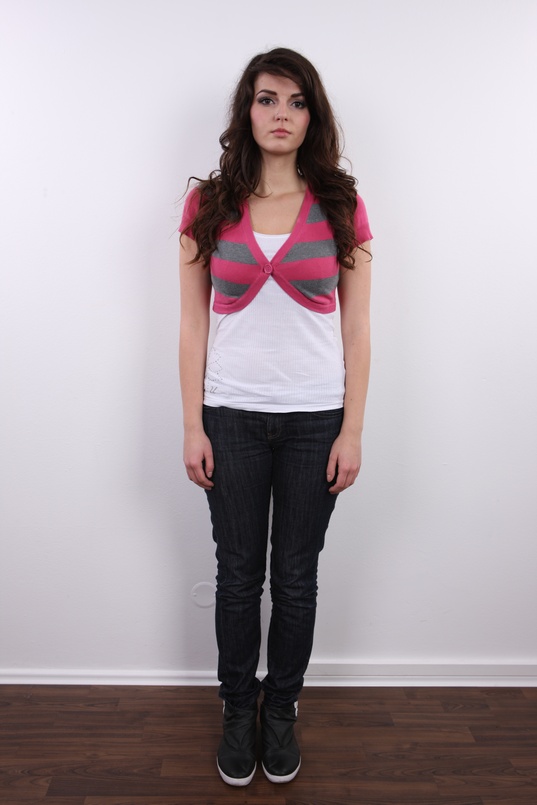 3. Download full pics of Ivana (21) from czechcasting.com