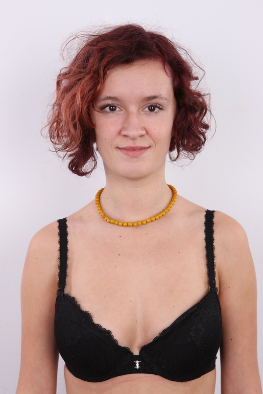 5. Download full pics of Tereza (19) from czechcasting.com