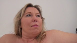 5. Download full pics of Jana (46) from czechcasting.com