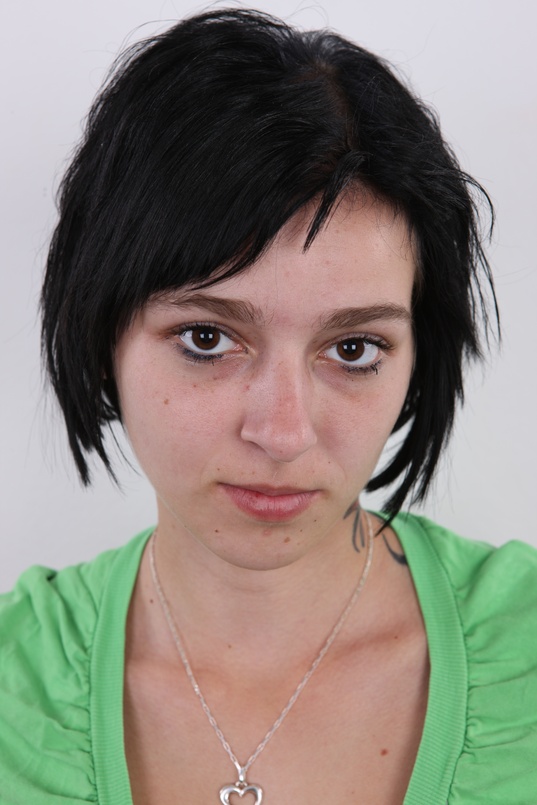 1. Download full pics of Michaela (21) from czechcasting.com