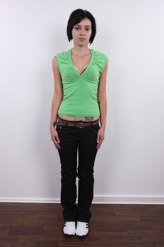 2. Download full pics of Michaela (21) from czechcasting.com