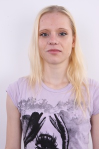 3. Download full pics of Karolina (21) from czechcasting.com