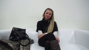 1. Download full pics of Eva (22) from czechcasting.com