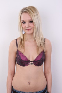 7. Download full pics of Andrea (25) from czechcasting.com