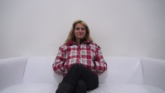 1. Download full pics of Gabriela (31) from czechcasting.com