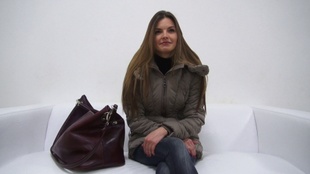 1. Download full pics of Zuzana (28) from czechcasting.com