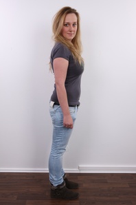 3. Download full pics of Magdalena (28) from czechcasting.com