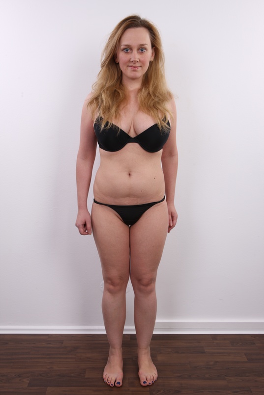 8. Download full pics of Magdalena (28) from czechcasting.com