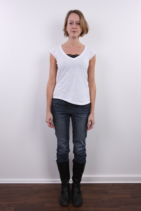 3. Download full pics of Alzbeta (27) from czechcasting.com