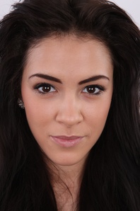 1. Download full pics of Alexandra (19) from czechcasting.com