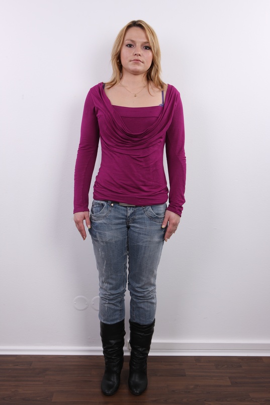 2. Download full pics of Erika (20) from czechcasting.com