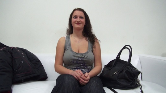 1. Download full pics of Diana (19) from czechcasting.com