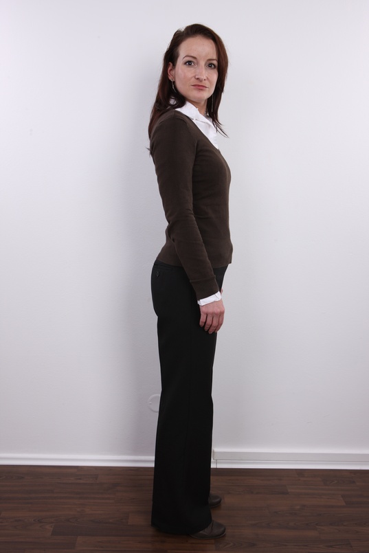 3. Download full pics of Katerina (31) from czechcasting.com