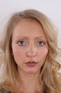 1. Download full pics of Eva (21) from czechcasting.com