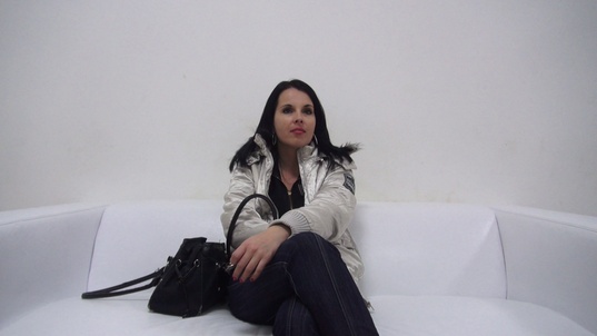 1. Download full pics of Tereza (32) from czechcasting.com