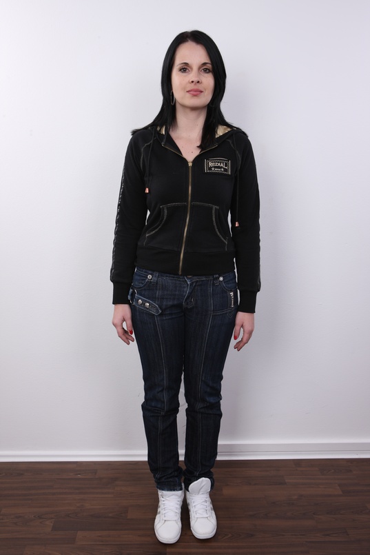 2. Download full pics of Tereza (32) from czechcasting.com