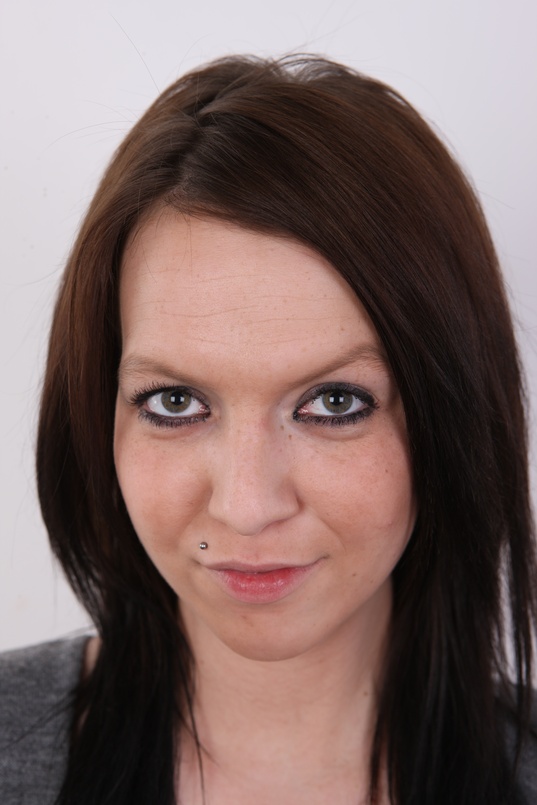 1. Download full pics of Lucie (19) from czechcasting.com