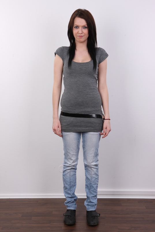 2. Download full pics of Lucie (19) from czechcasting.com