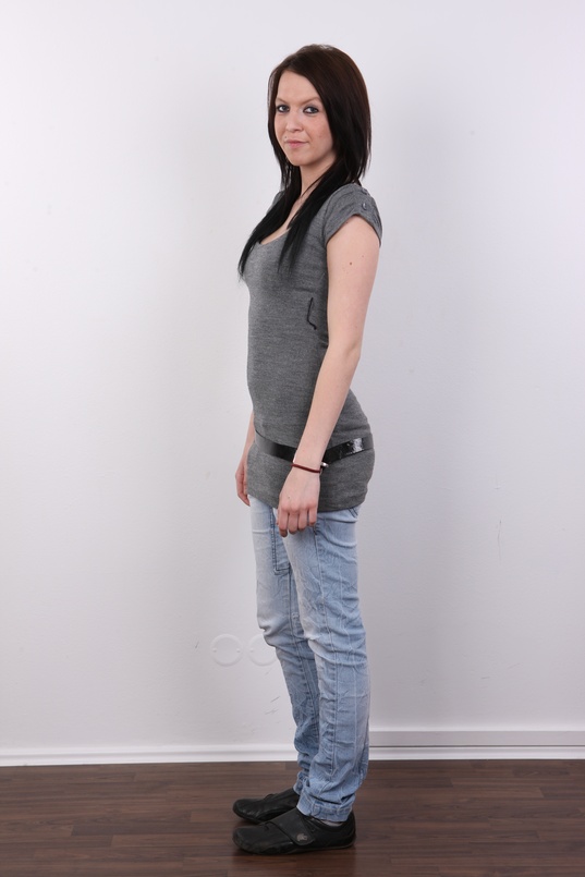 3. Download full pics of Lucie (19) from czechcasting.com