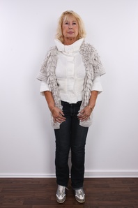 2. Download full pics of Regina (59) from czechcasting.com