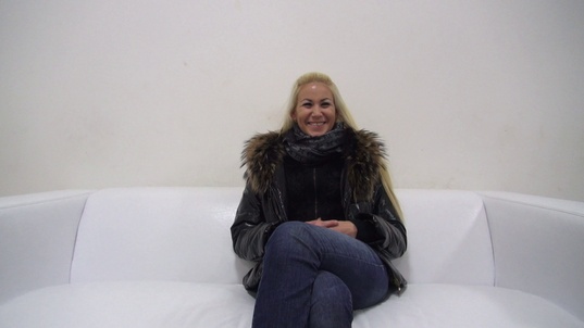 1. Download full pics of Veronika (25) from czechcasting.com