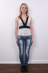 2. Download full pics of Sabina (18) from czechcasting.com