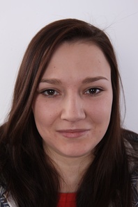 1. Download full pics of Michaela (21) from czechcasting.com