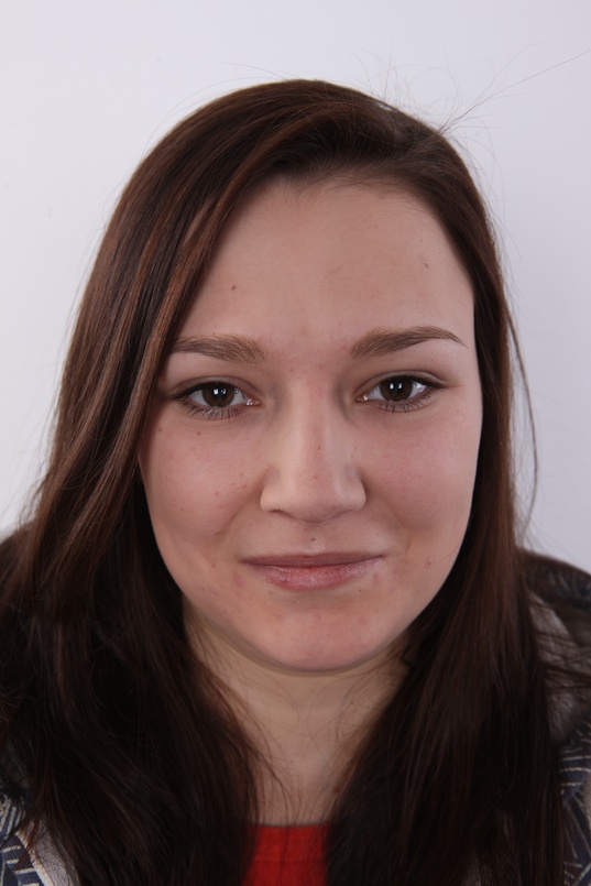 1. Download full pics of Michaela (21) from czechcasting.com