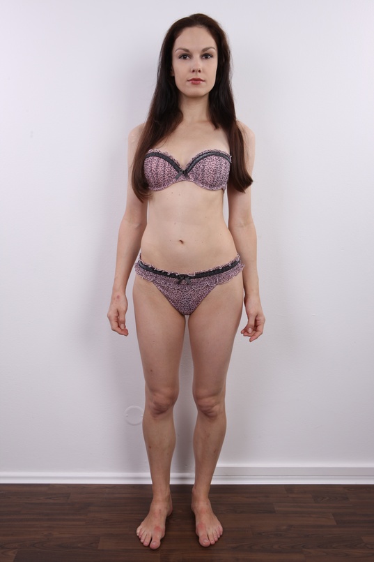 6. Download full pics of Eva (27) from czechcasting.com