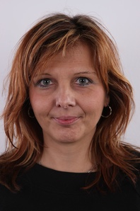 1. Download full pics of Radka (37) from czechcasting.com