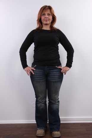 2. Download full pics of model Radka (37) from czechcasting.com