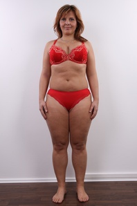 4. Download full pics of Radka (37) from czechcasting.com