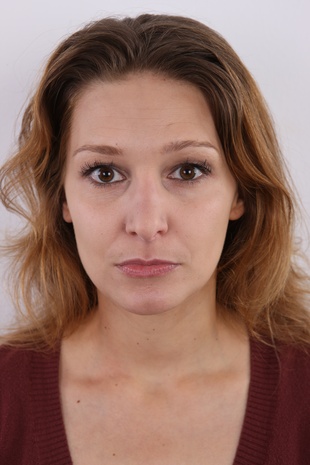 1. Download full pics of model Radka (32) from czechcasting.com