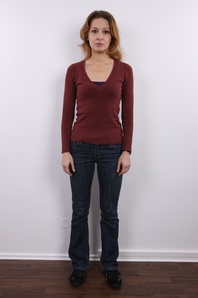 2. Download full pics of Radka (32) from czechcasting.com